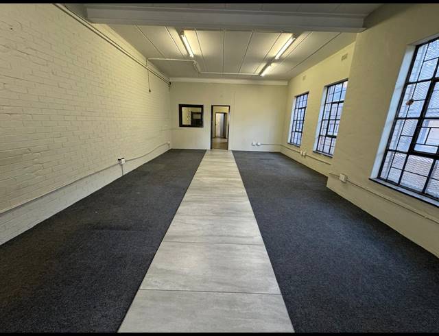 1,400M² WAREHOUSE TO LET IN INDUSTRIA NORTH